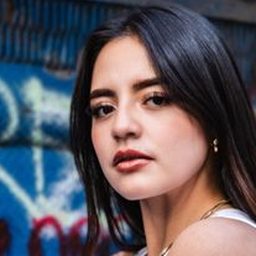 María P.