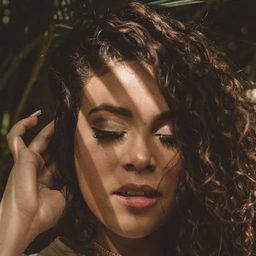 Paola V.